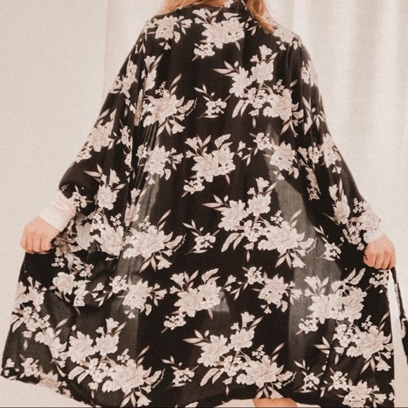 Spiritual Gangster Maya Floral Kimono - Picture 6 of 15